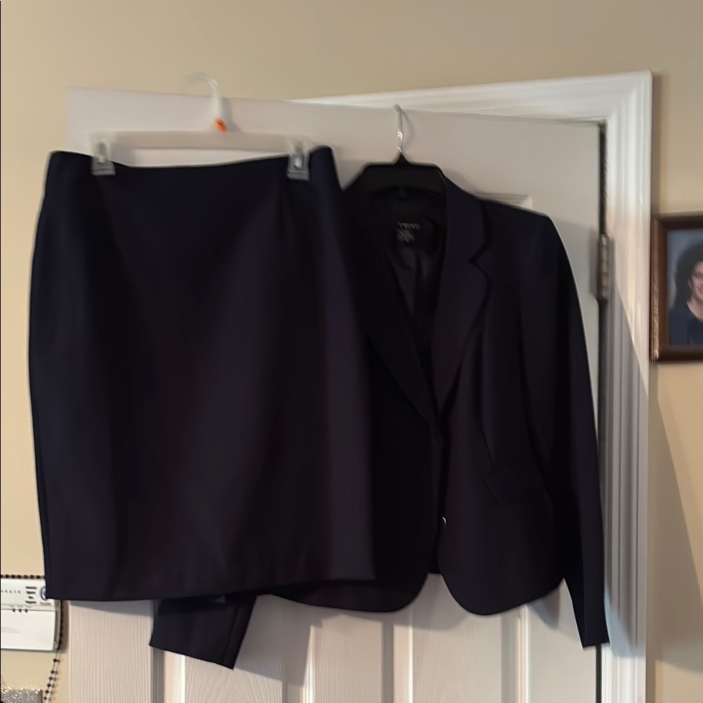 Ladies, two piece suit